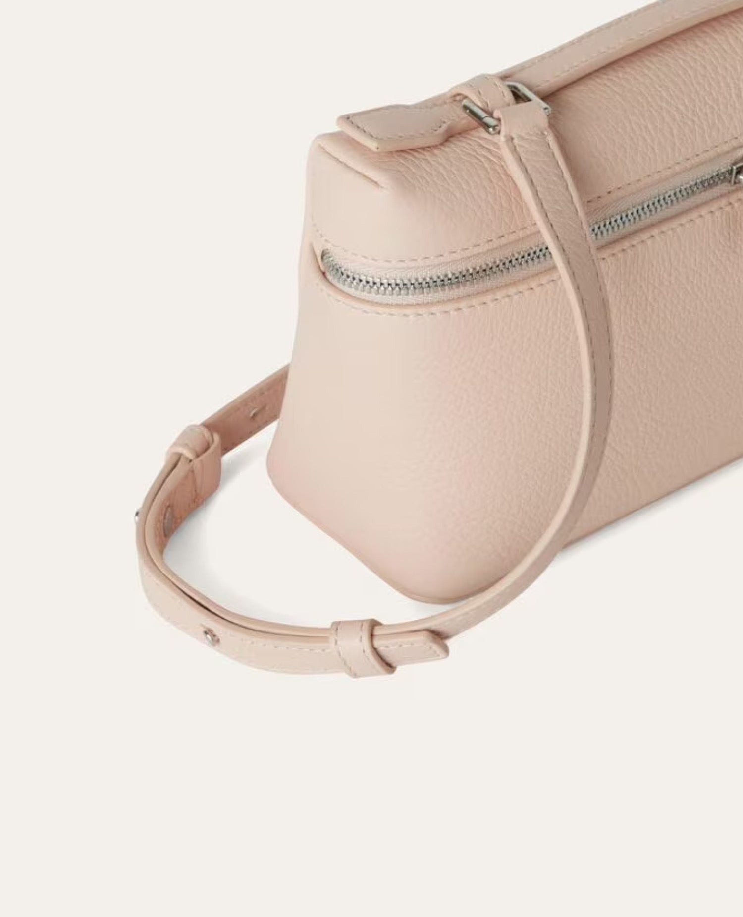 حقيبة لورو بيانا إكسترا بوكيت L19