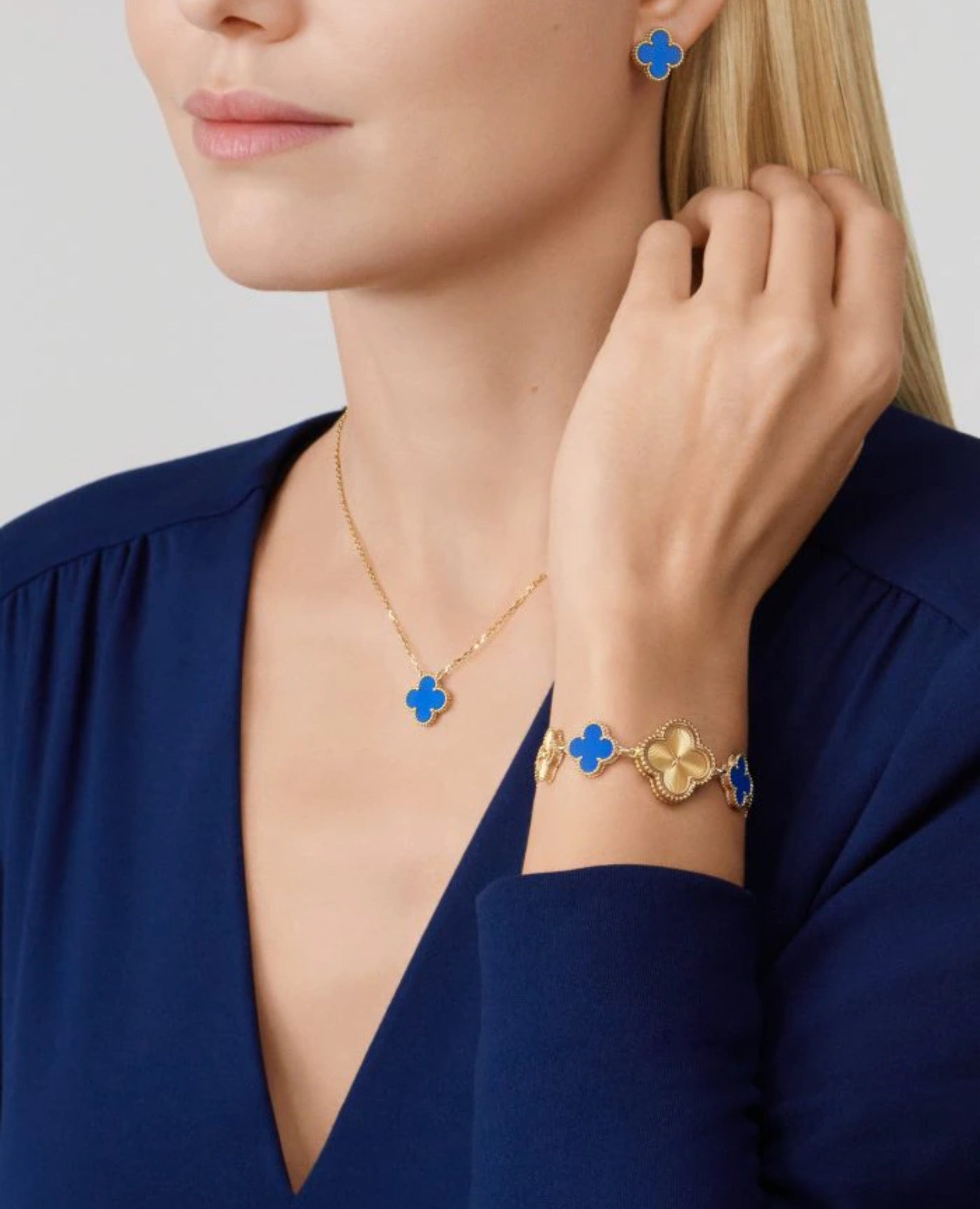 قلادة فان كليف ألامبرا العتيقة