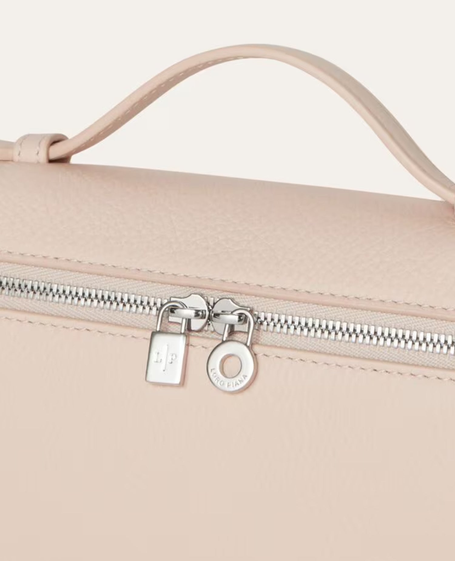 حقيبة لورو بيانا إكسترا بوكيت L19