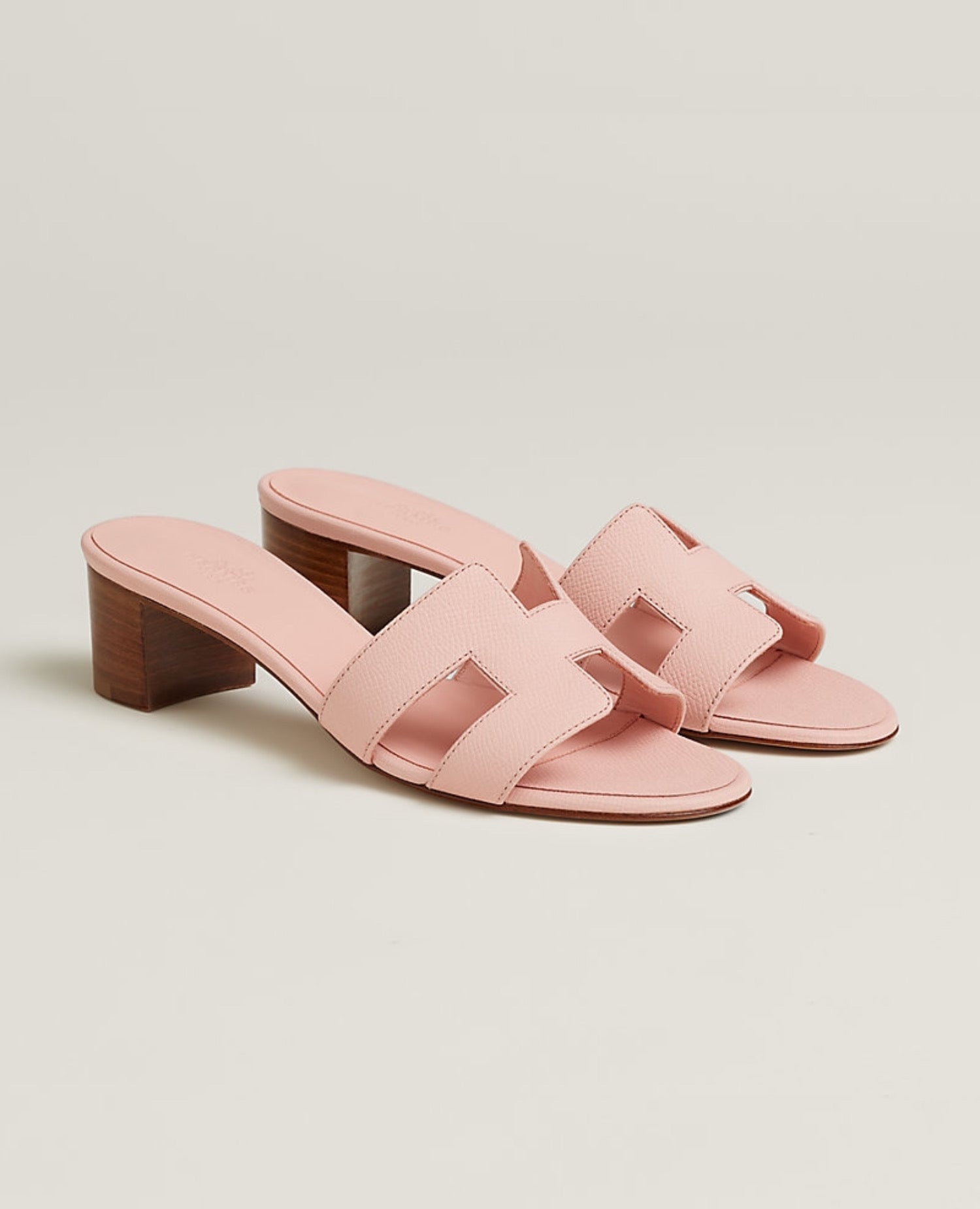 Hermès Oasis Sandal Rose Pâle