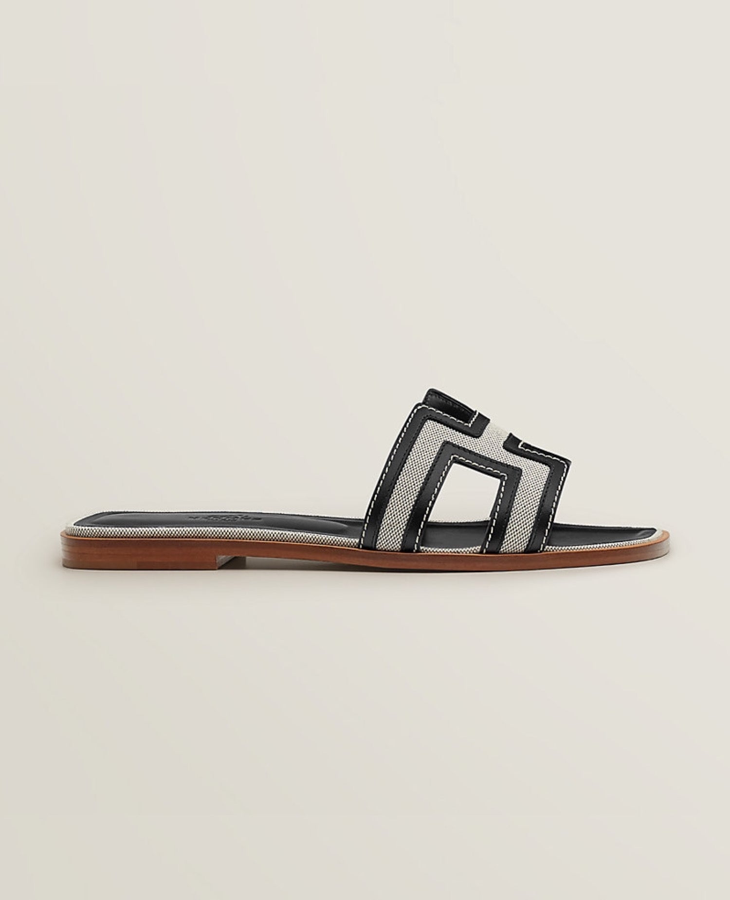 Hermès Oran sandal Prunoir / Noir