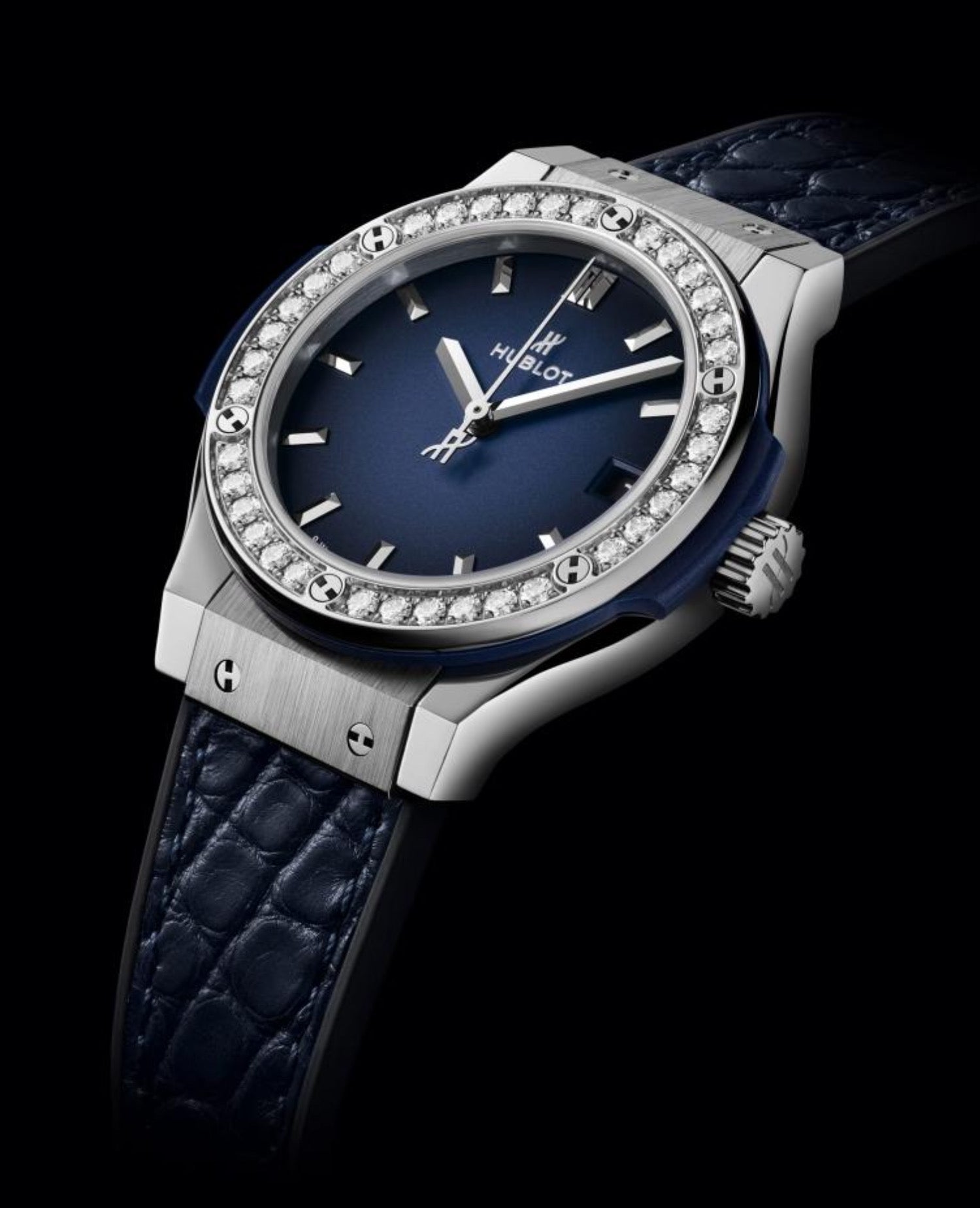 Hublot Classic Fusion Titanium Deep Blue Diamonds 33mm