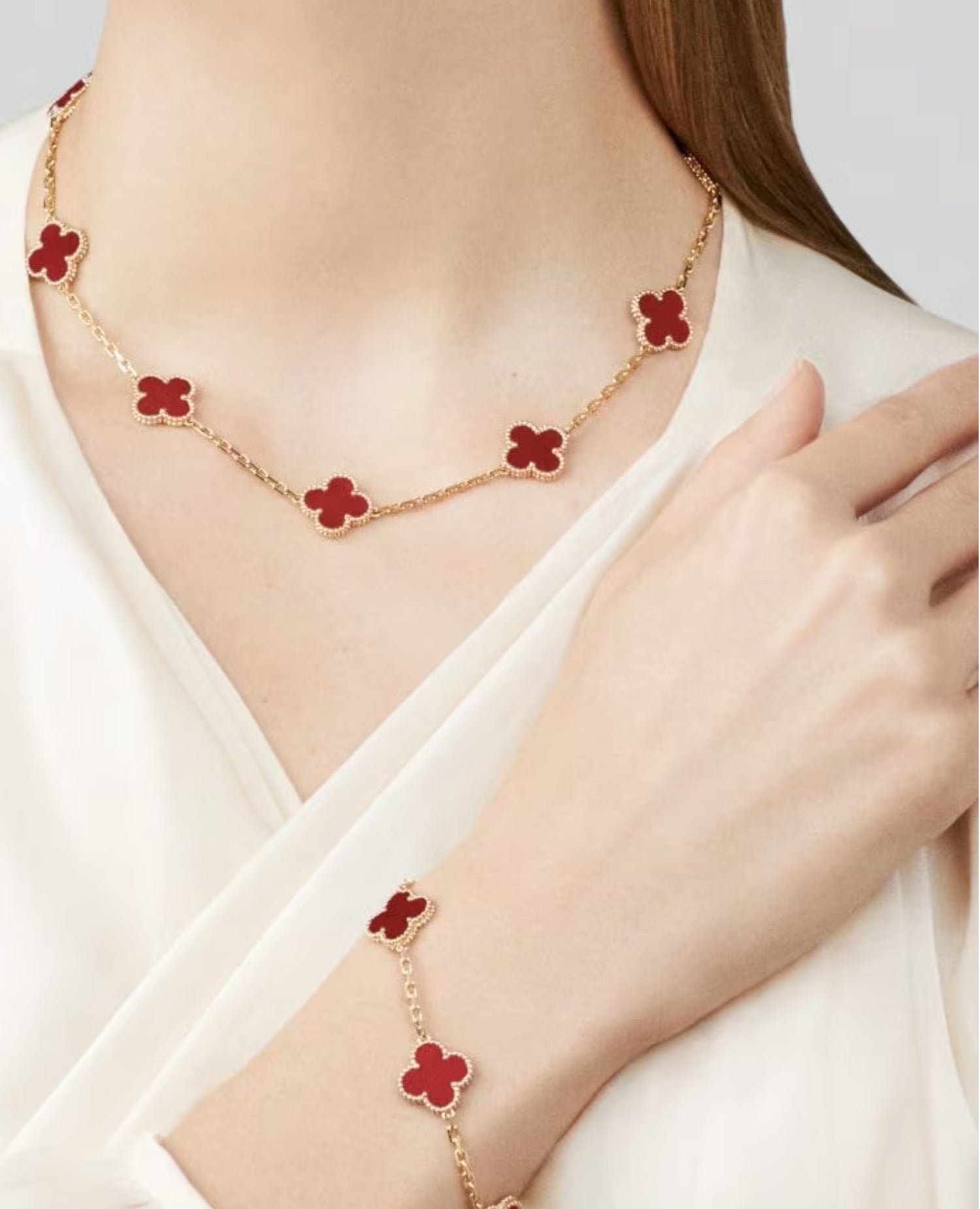 قلادة فان كليف فينتاج ألامبرا، 10 زخارف