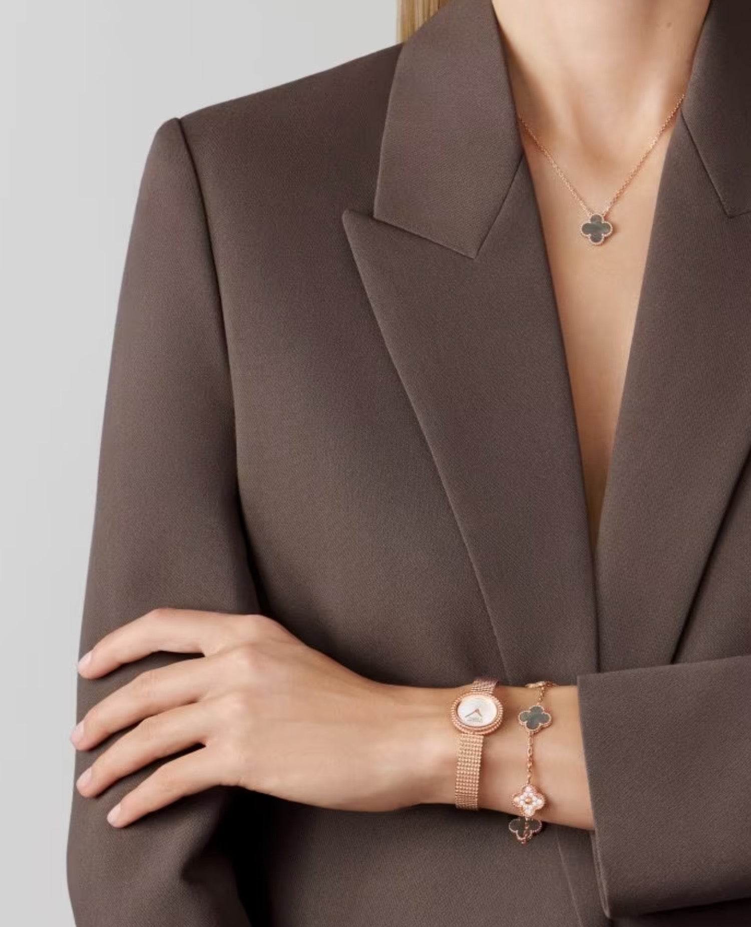 سوار فان كليف فينتاج ألامبرا، 5 زخارف