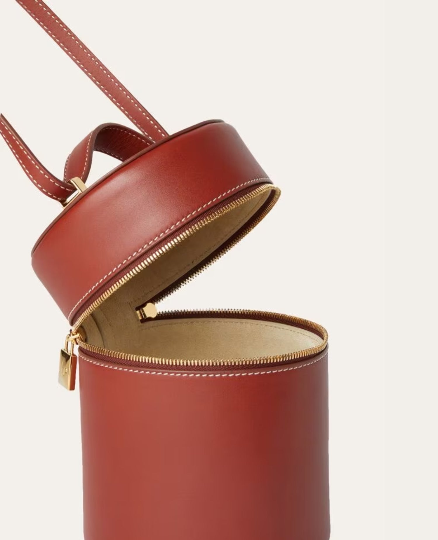 حقيبة لورو بيانا الإضافية متوسطة الحجم