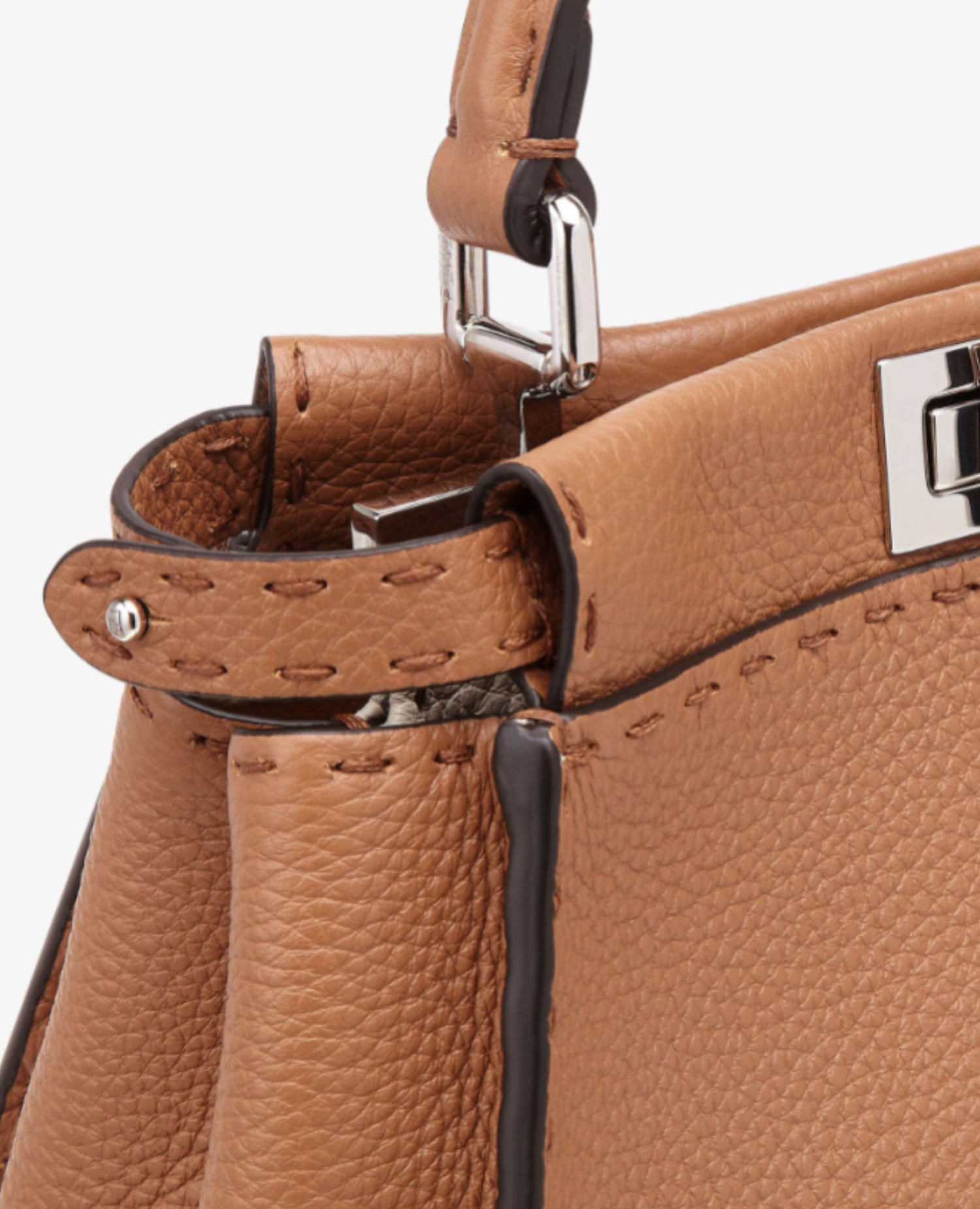 حقيبة فندي بيكابو ميني براون