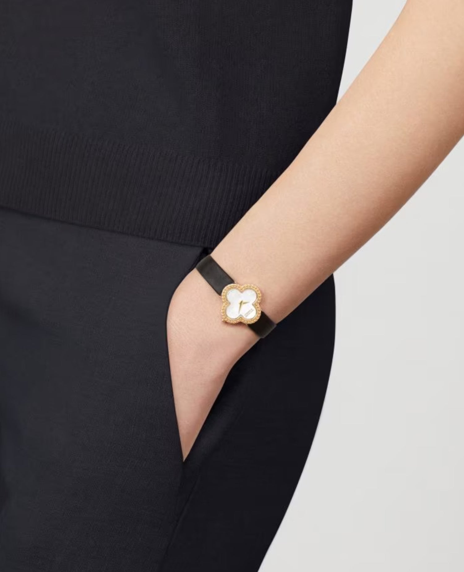 Van Cleef Alhambra watch, small model, yellow gold, Mother-of-pearl
