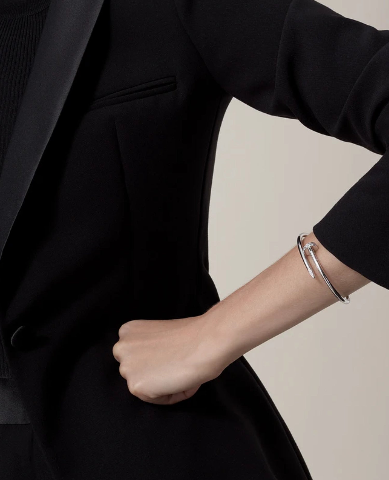 سوار كارتييه جاست أون كلو