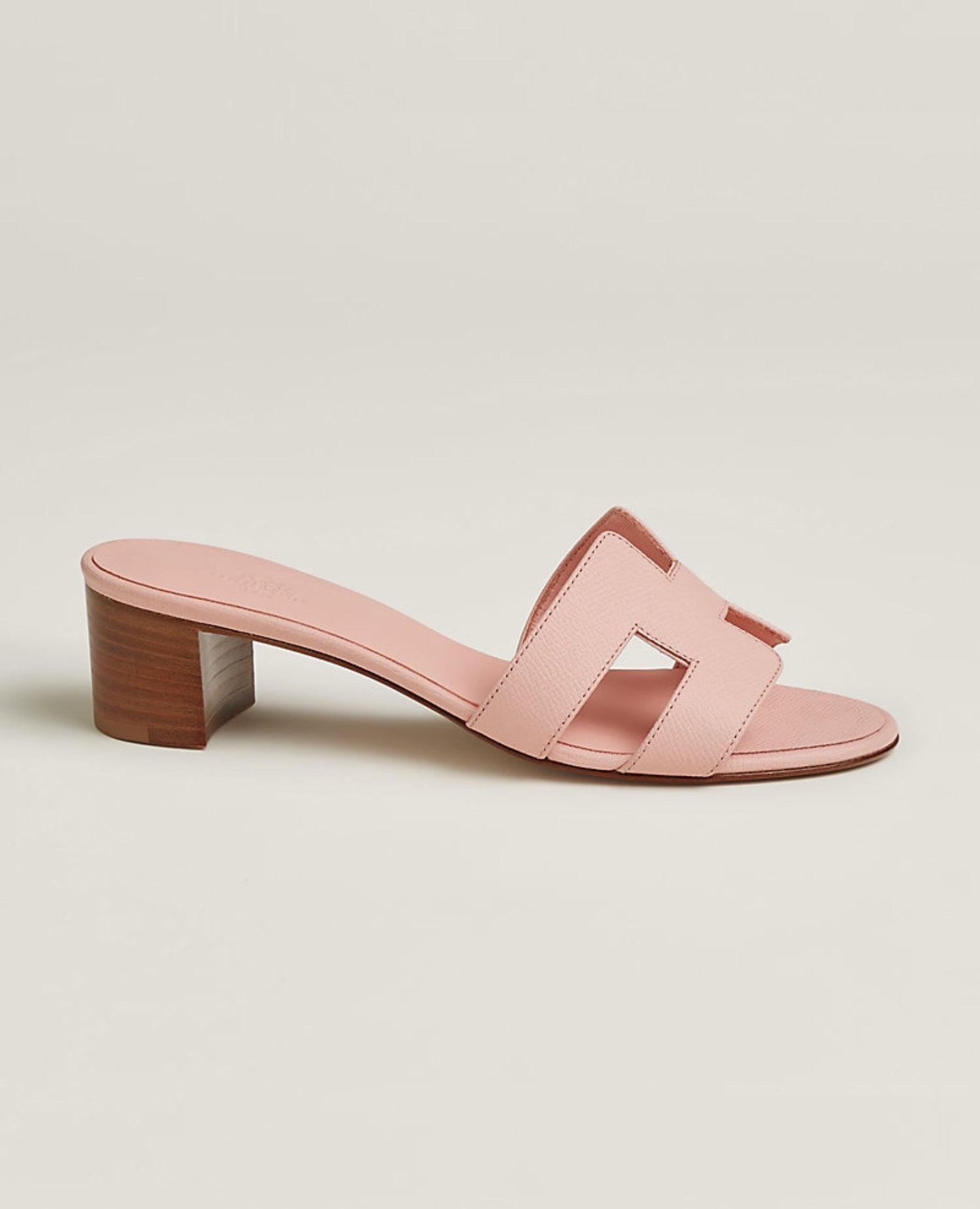 Hermès Oasis Sandal Rose Pâle