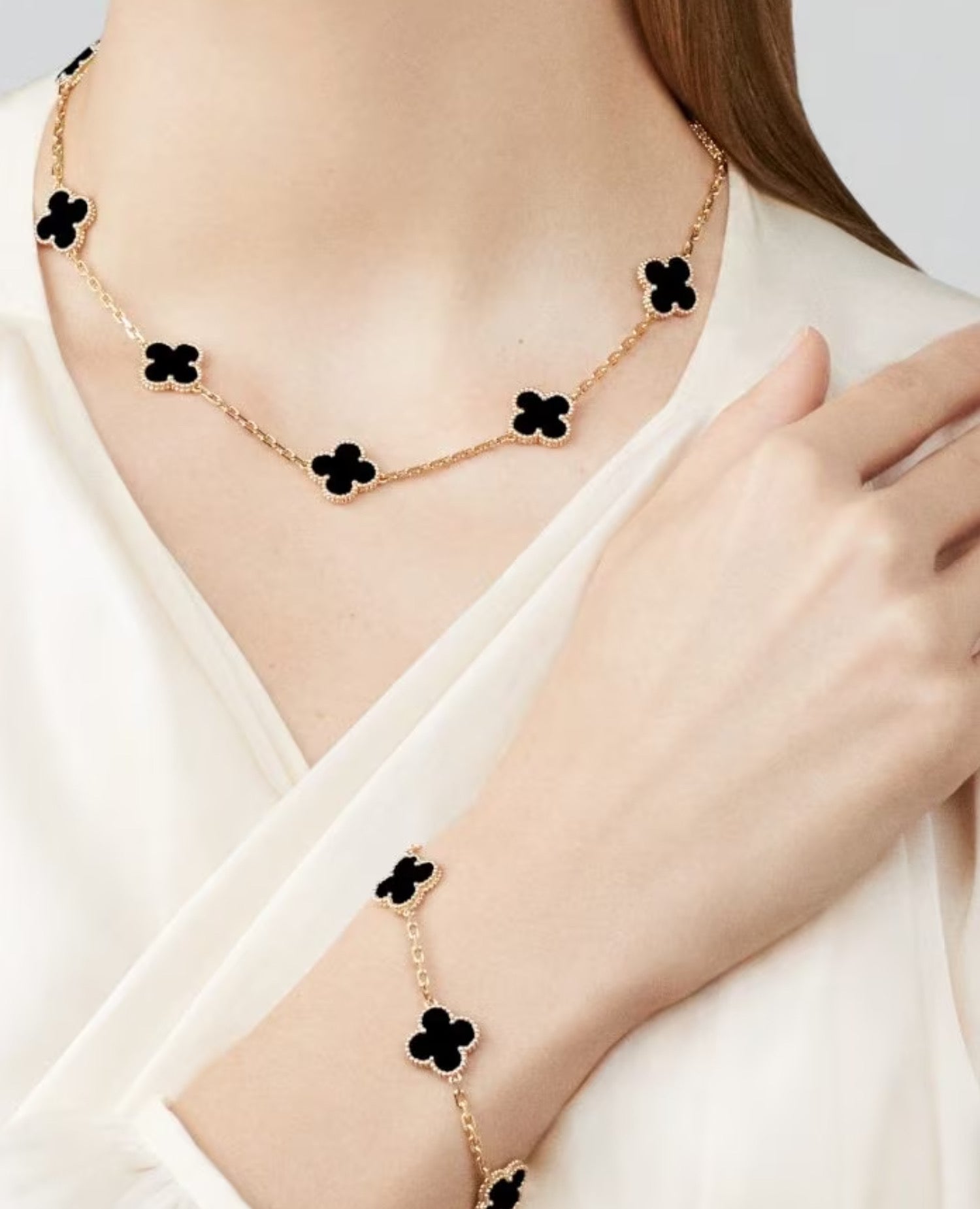 قلادة فان كليف فينتاج ألامبرا، 10 زخارف