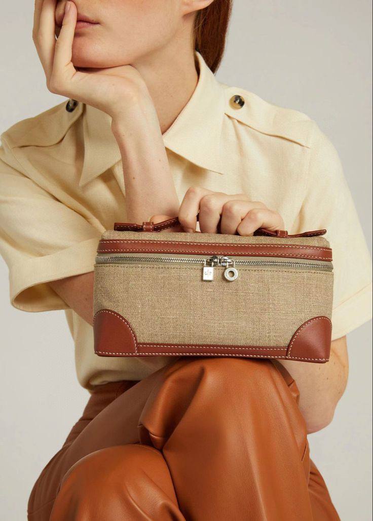 Loro piana Extra Pocket Pouch L19 Beige / Brown