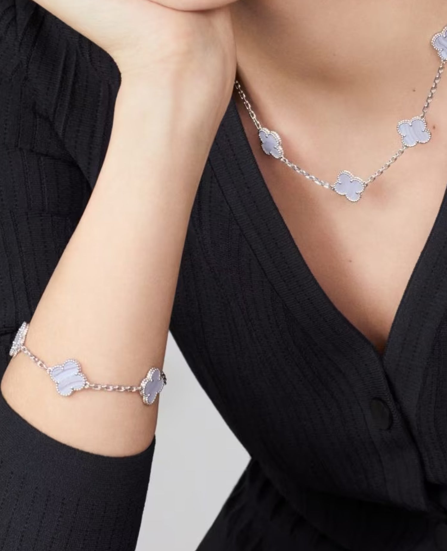 Van Cleef Vintage Alhambra bracelet, 5 motifs, white gold, Chalcedony