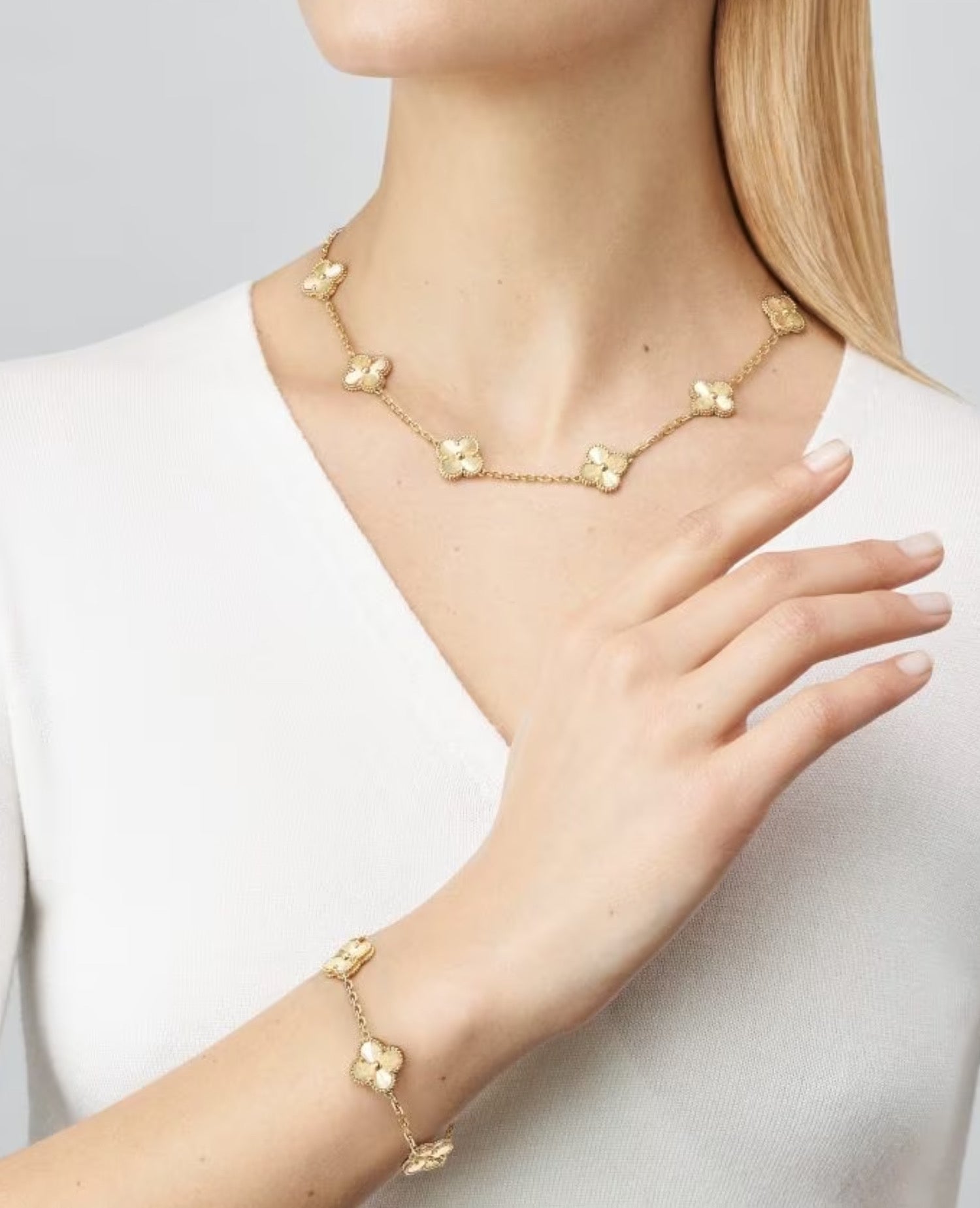 Van Cleef Vintage Alhambra bracelet, 5 motifs, yellow gold