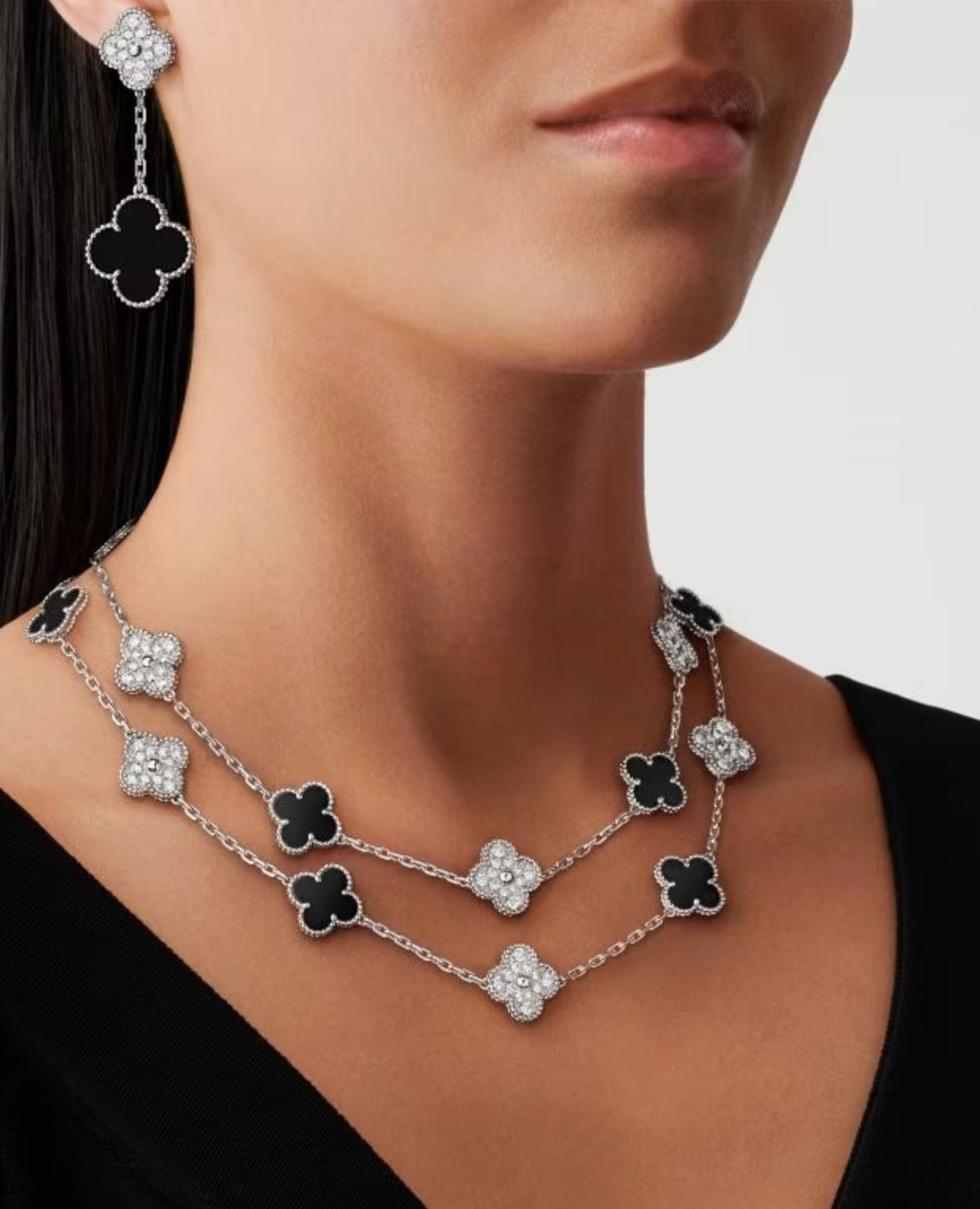 Van Cleef Magic Alhambra earrings, 2 motifs, white gold, Diamond, Onyx