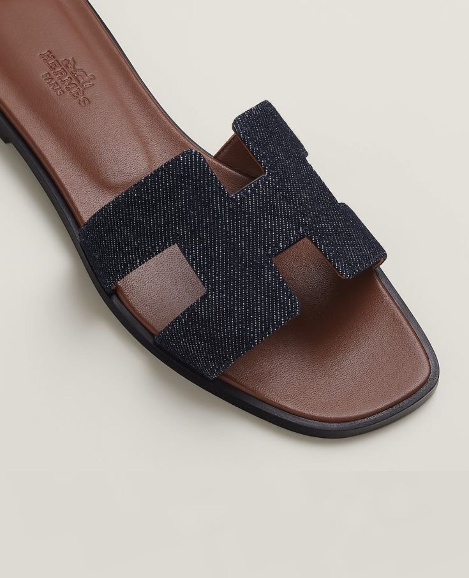 Hermès Oran Sandal Black / Brown
