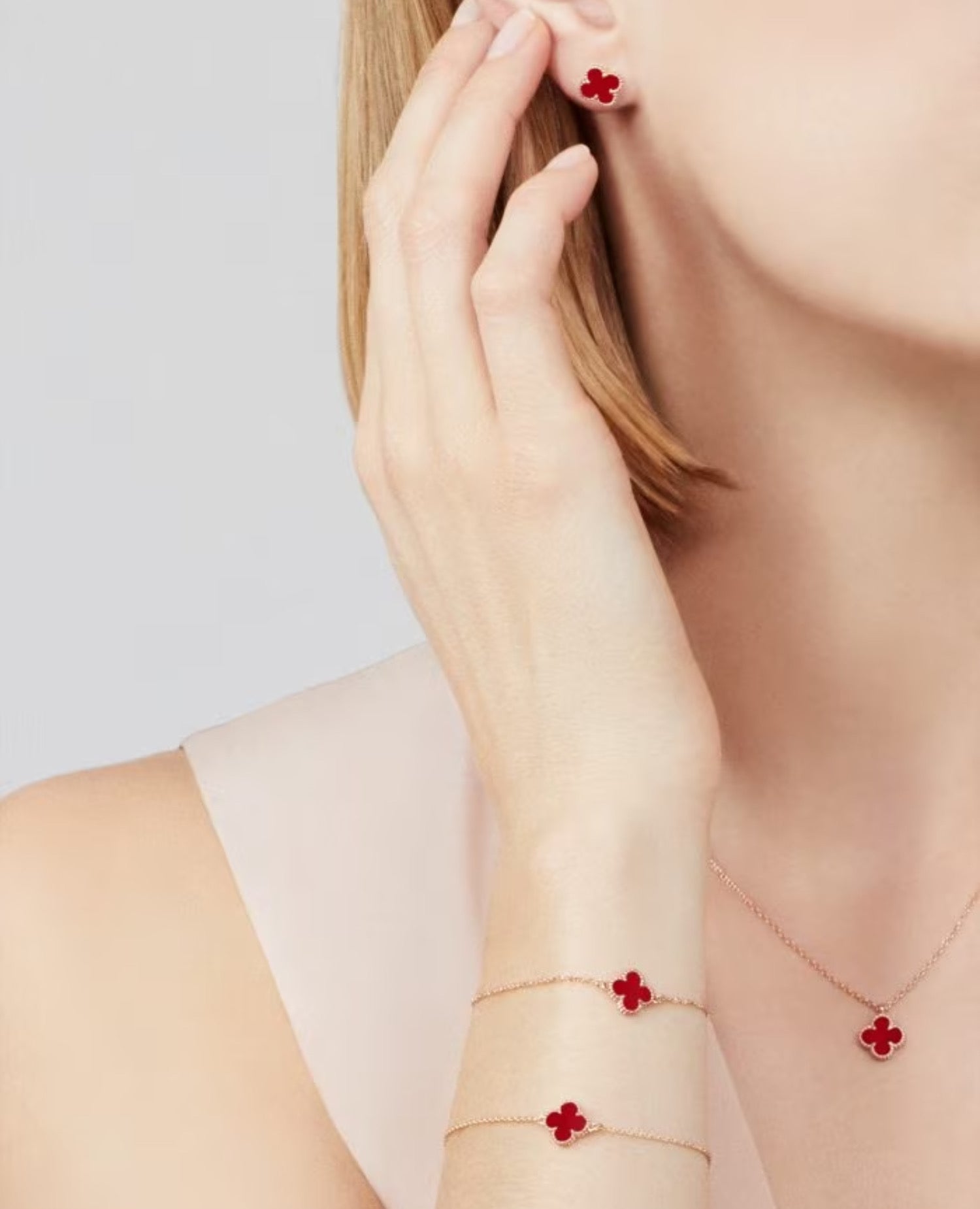 سوار فان كليف سويت ألامبرا