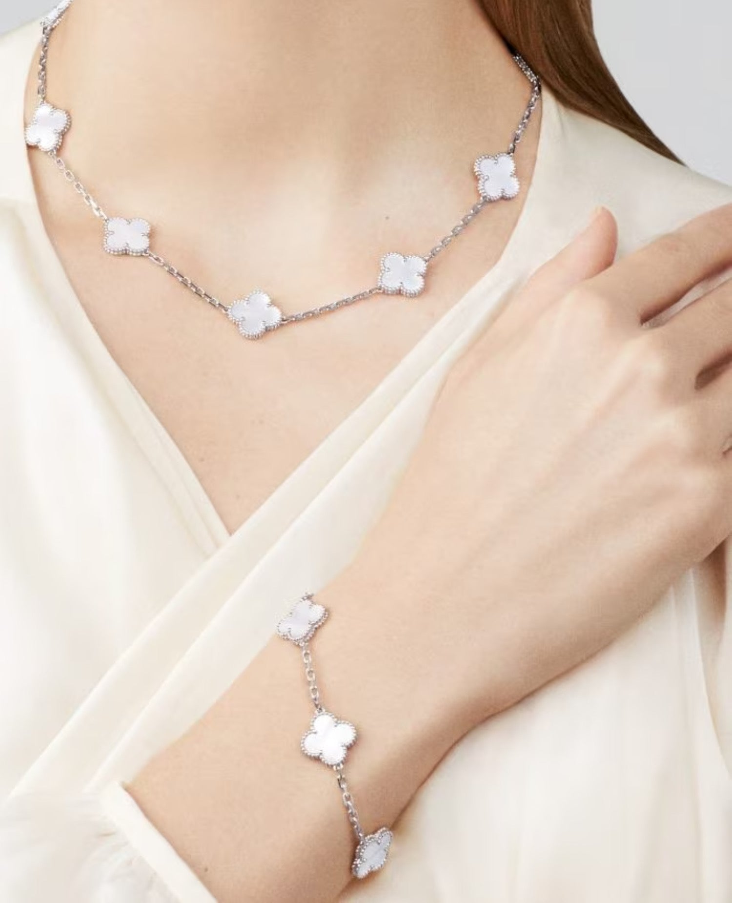 Van Cleef Vintage Alhambra bracelet, 5 motifs, white gold, Mother-of-pearl