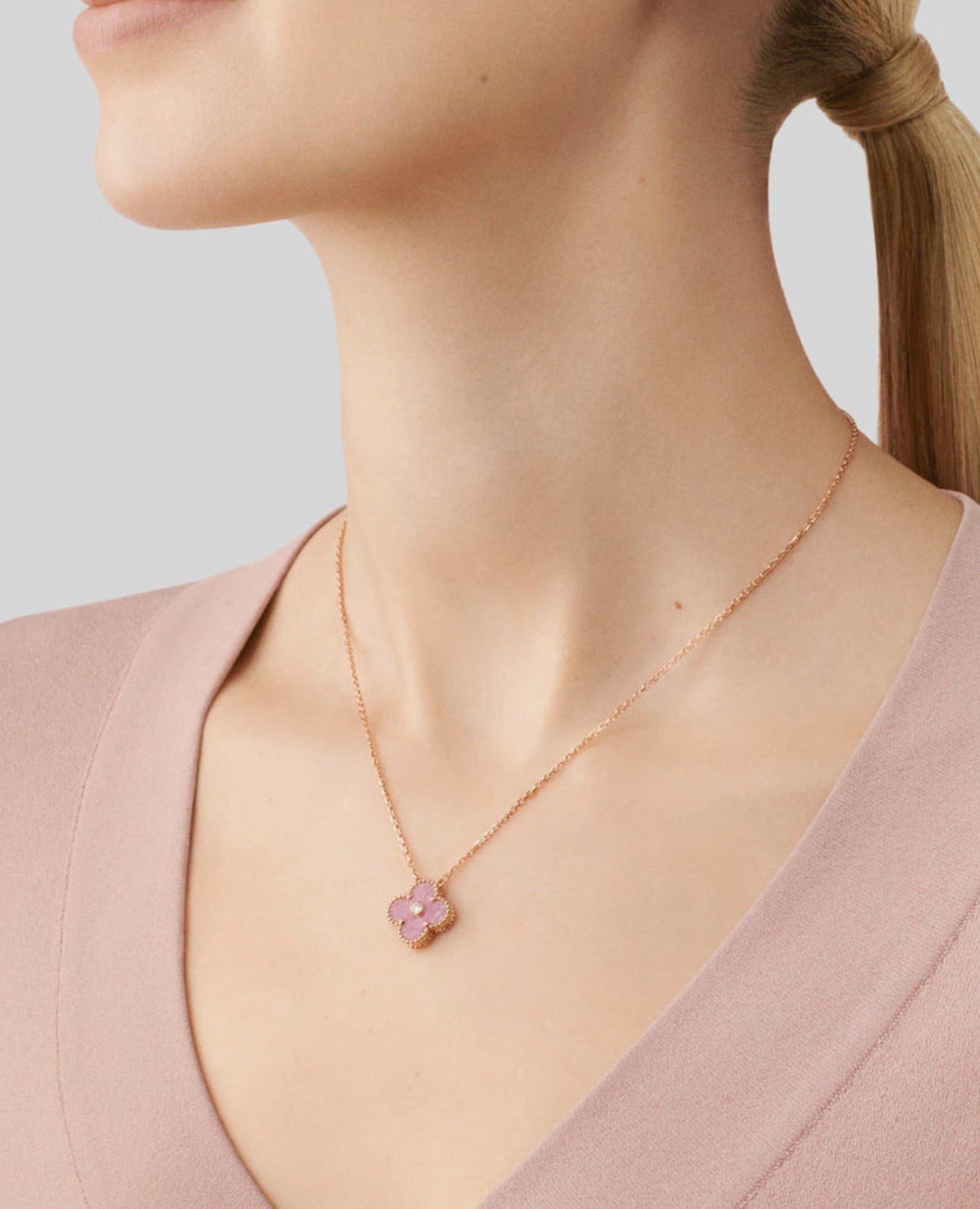 قلادة فان كليف هوليداي 2021