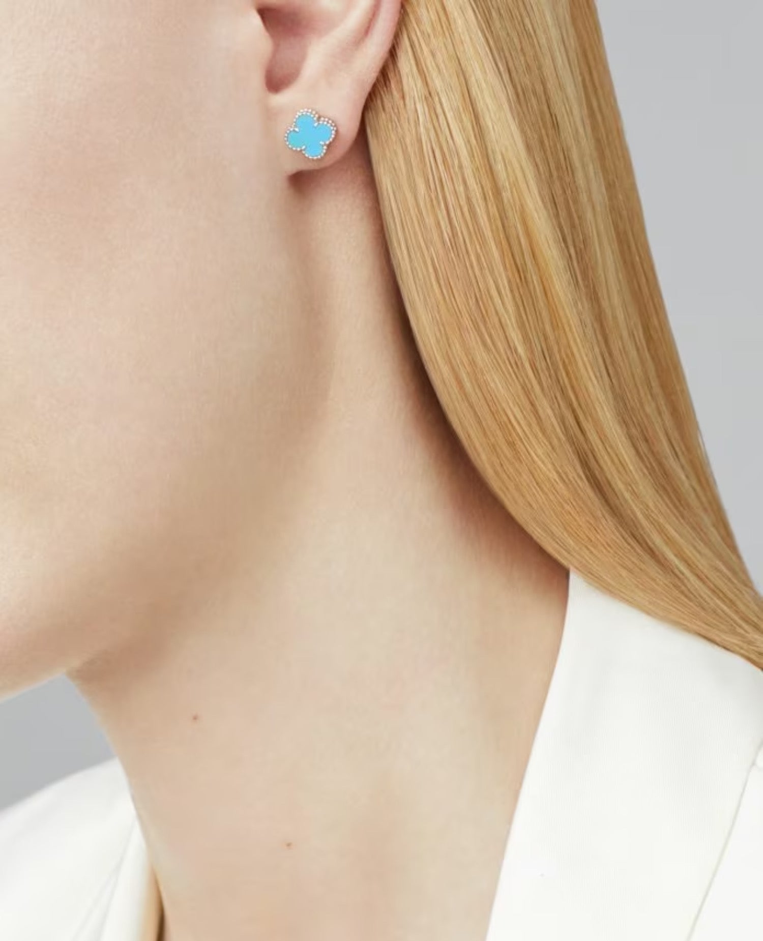 Van Cleef Sweet Alhambra earstuds, white gold, Turquoise