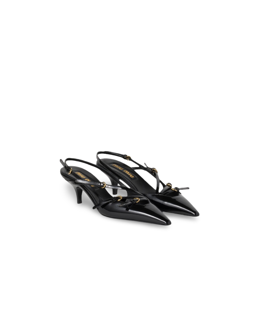 حذاء ميو ميو مفتوح من الخلف مصنوع من الجلد اللامع مع أبازيم