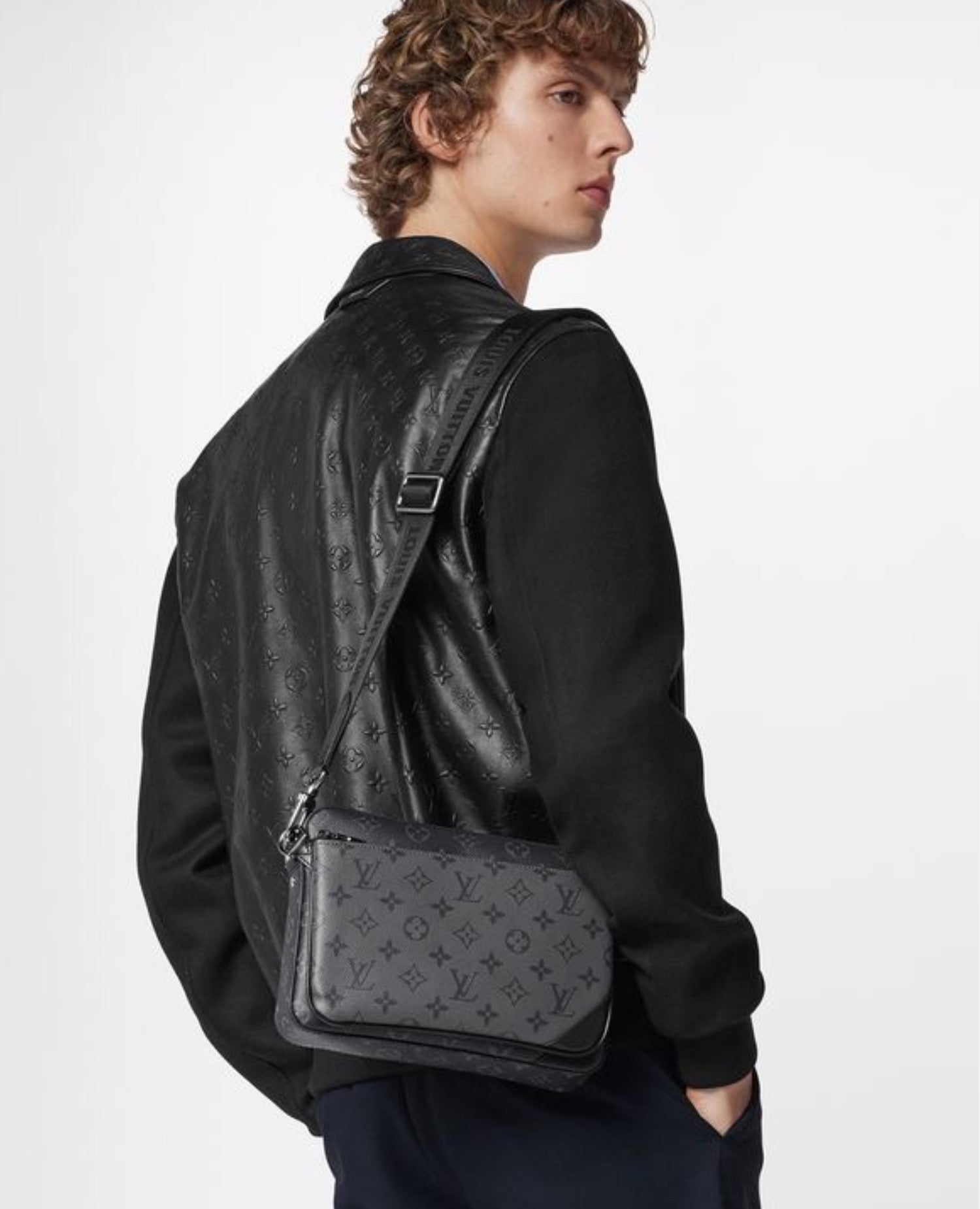 Louis Vuitton Trio Messenger