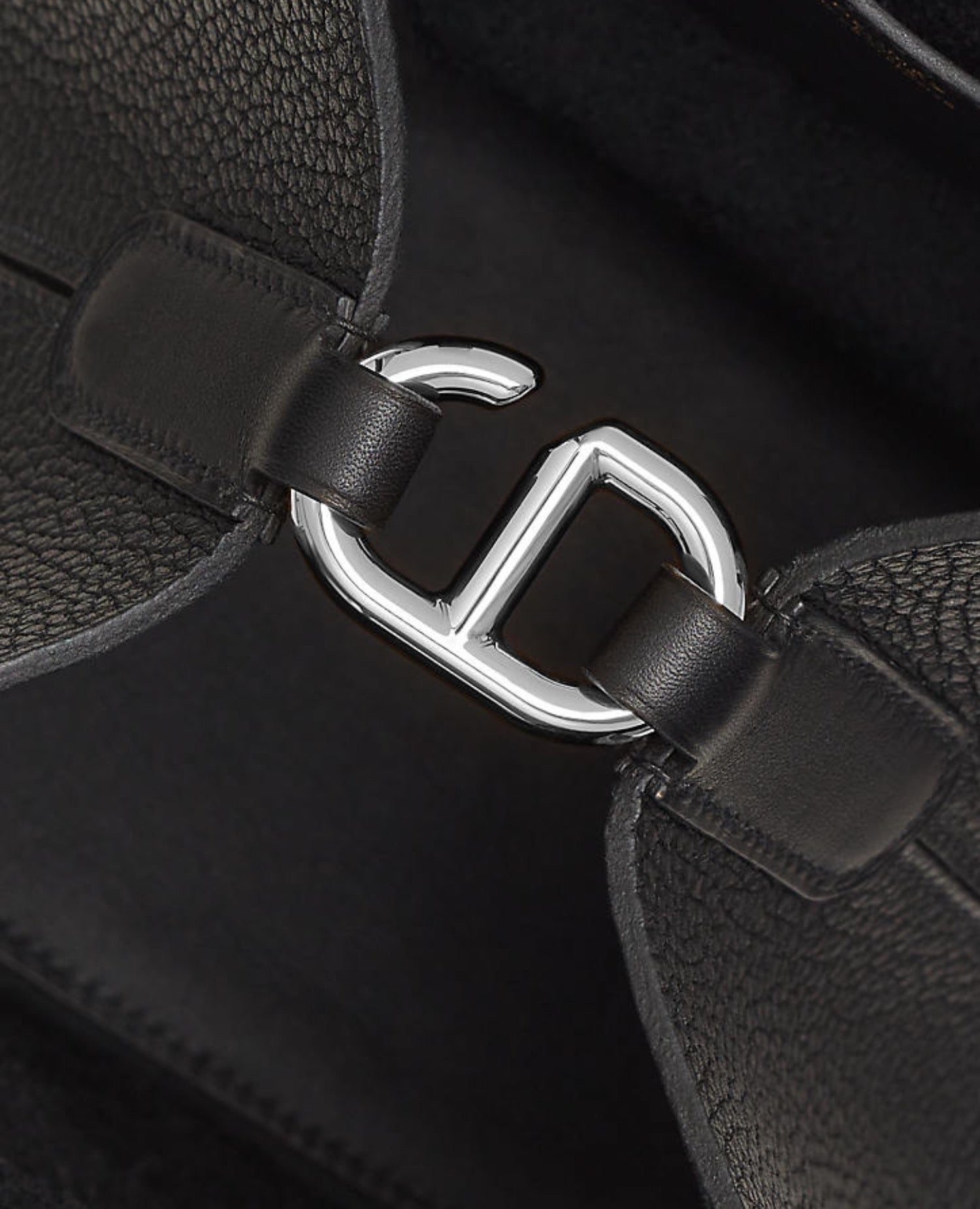Hermès In-the-Loop 18 bag