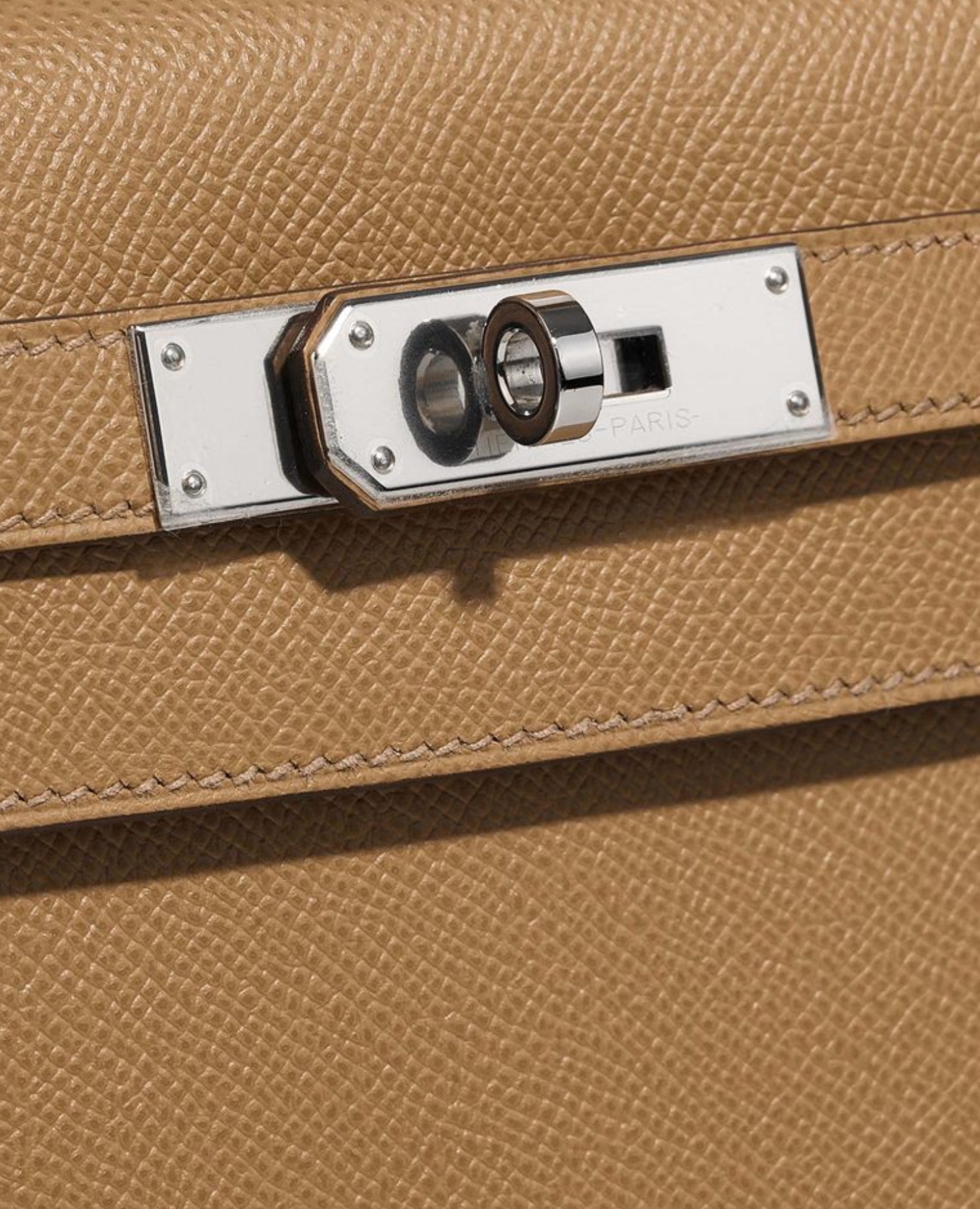 HMS Kelly 25 Epsom Biscuit Sliver Hardware