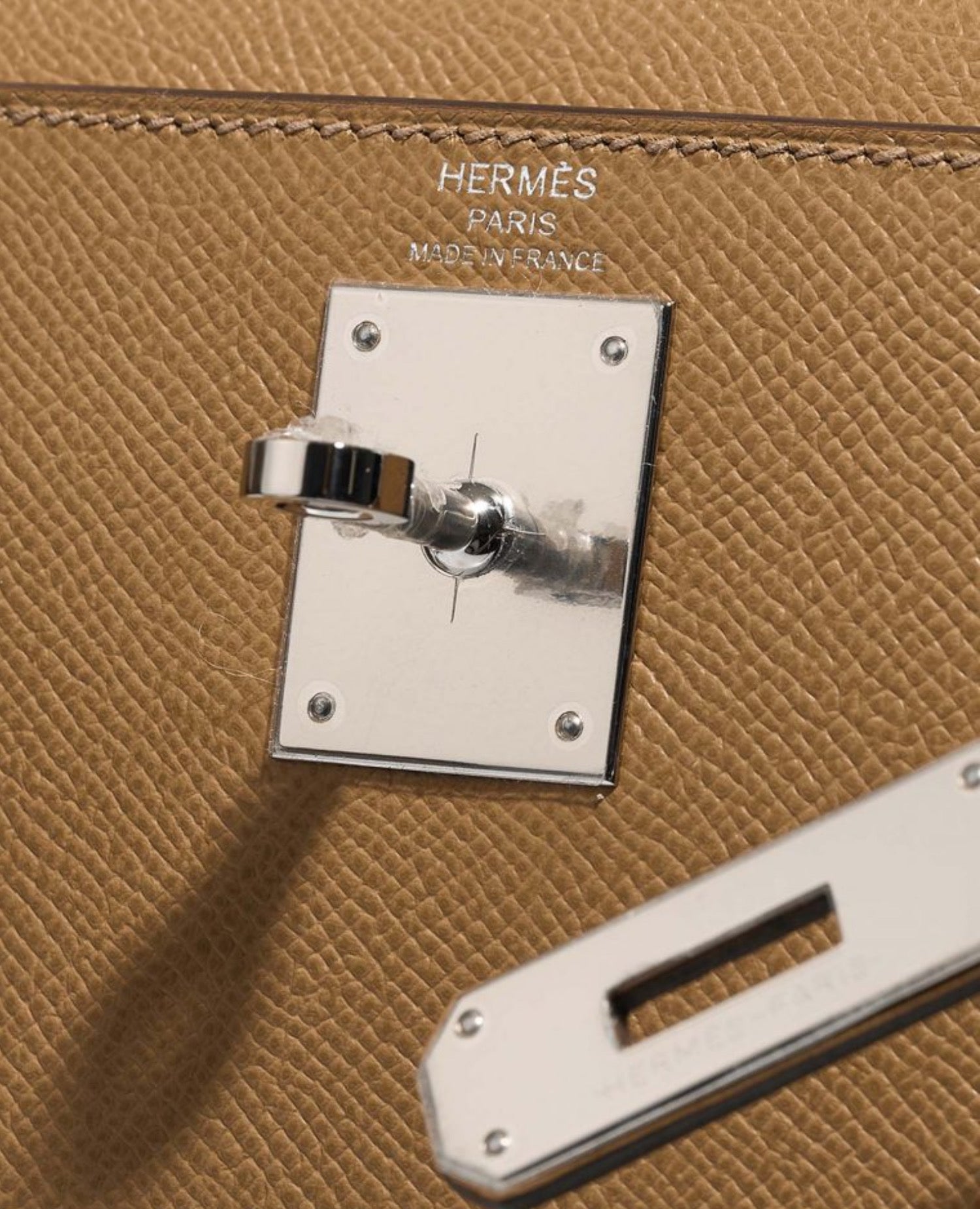 HMS Kelly 25 Epsom Biscuit Sliver Hardware