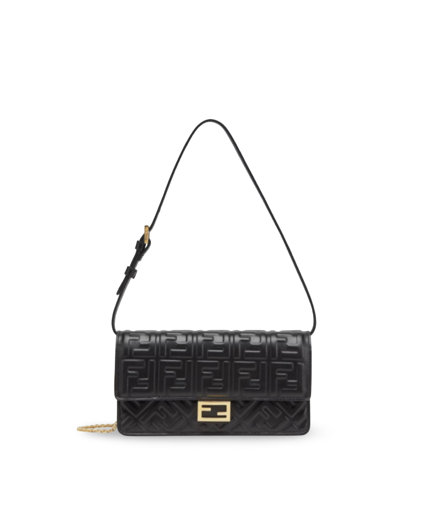 محفظة فندي على سلسلة باجيت