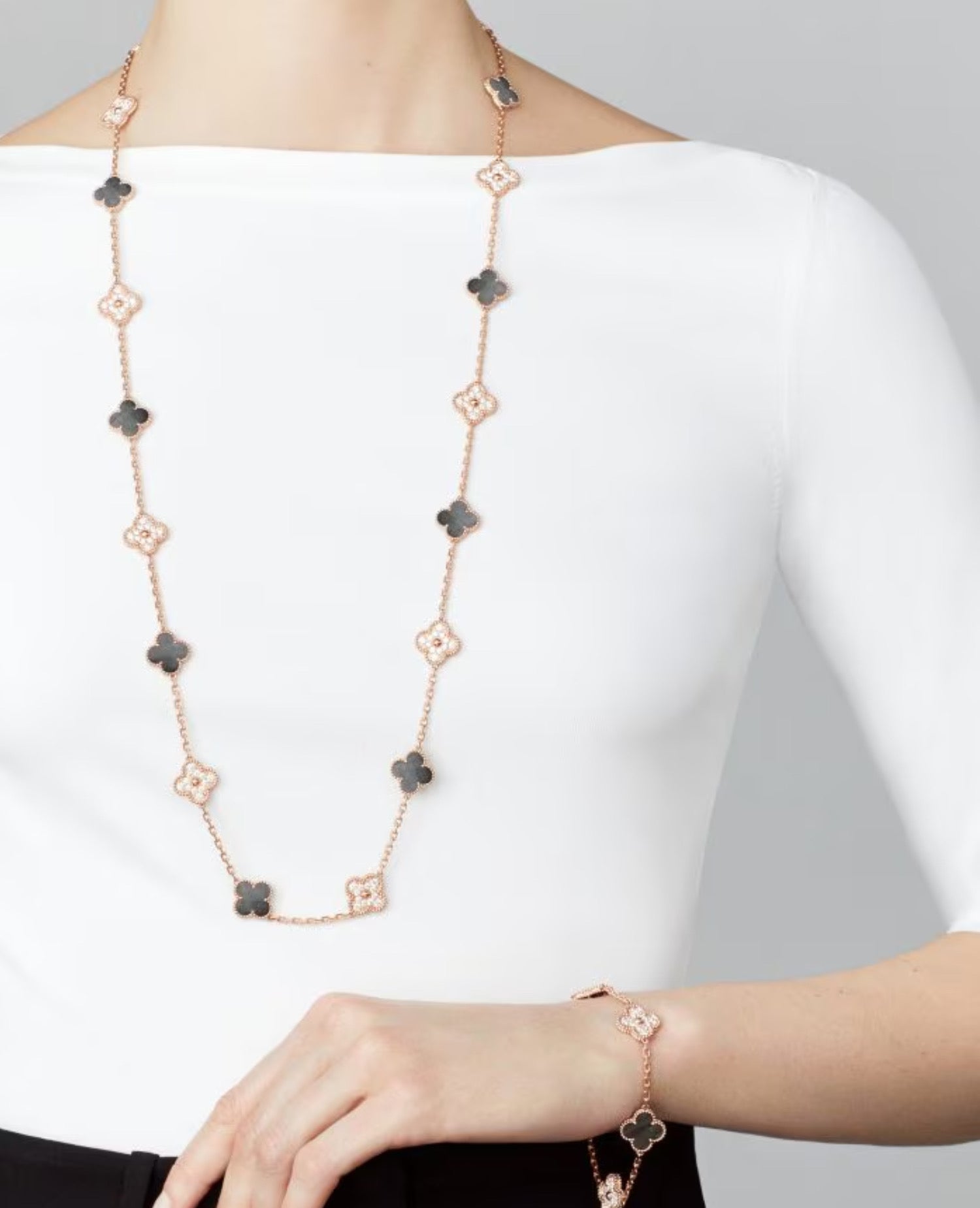 Van Cleef Vintage Alhambra Long Pendant, 20 motifs