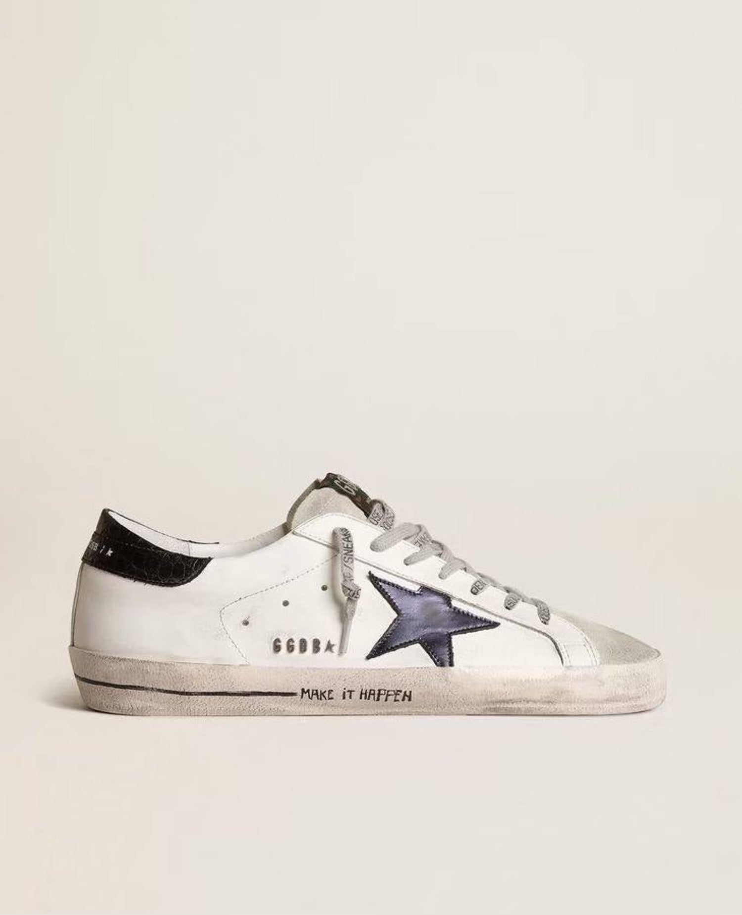 Golden Goose
Super-Star with blue metallic leather star and black heel tab