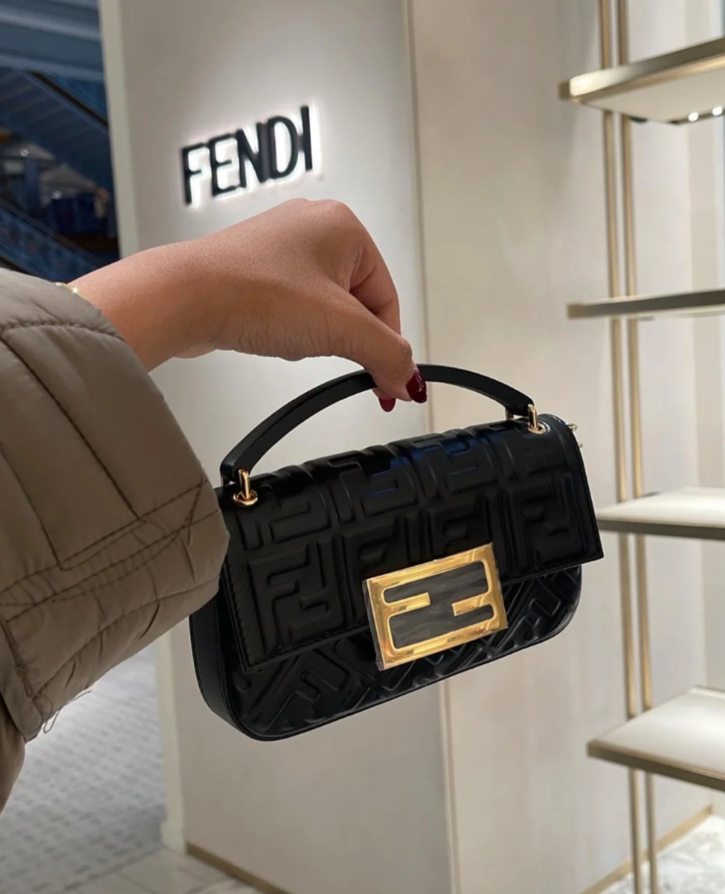 Fendi Baguette Phone Pouch �?? Qatarshoes
