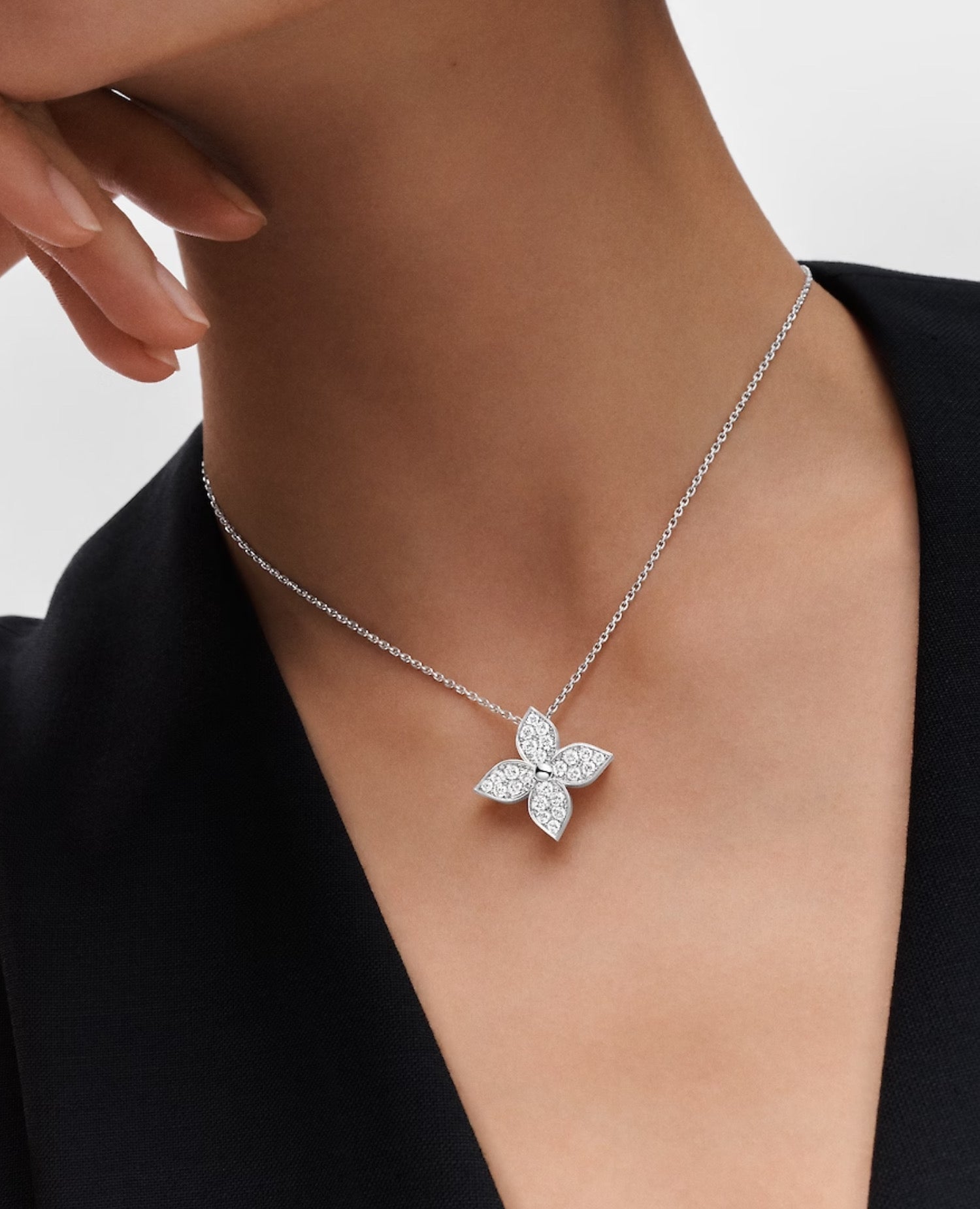 Louis Vuitton Idylle Blossom Pendant